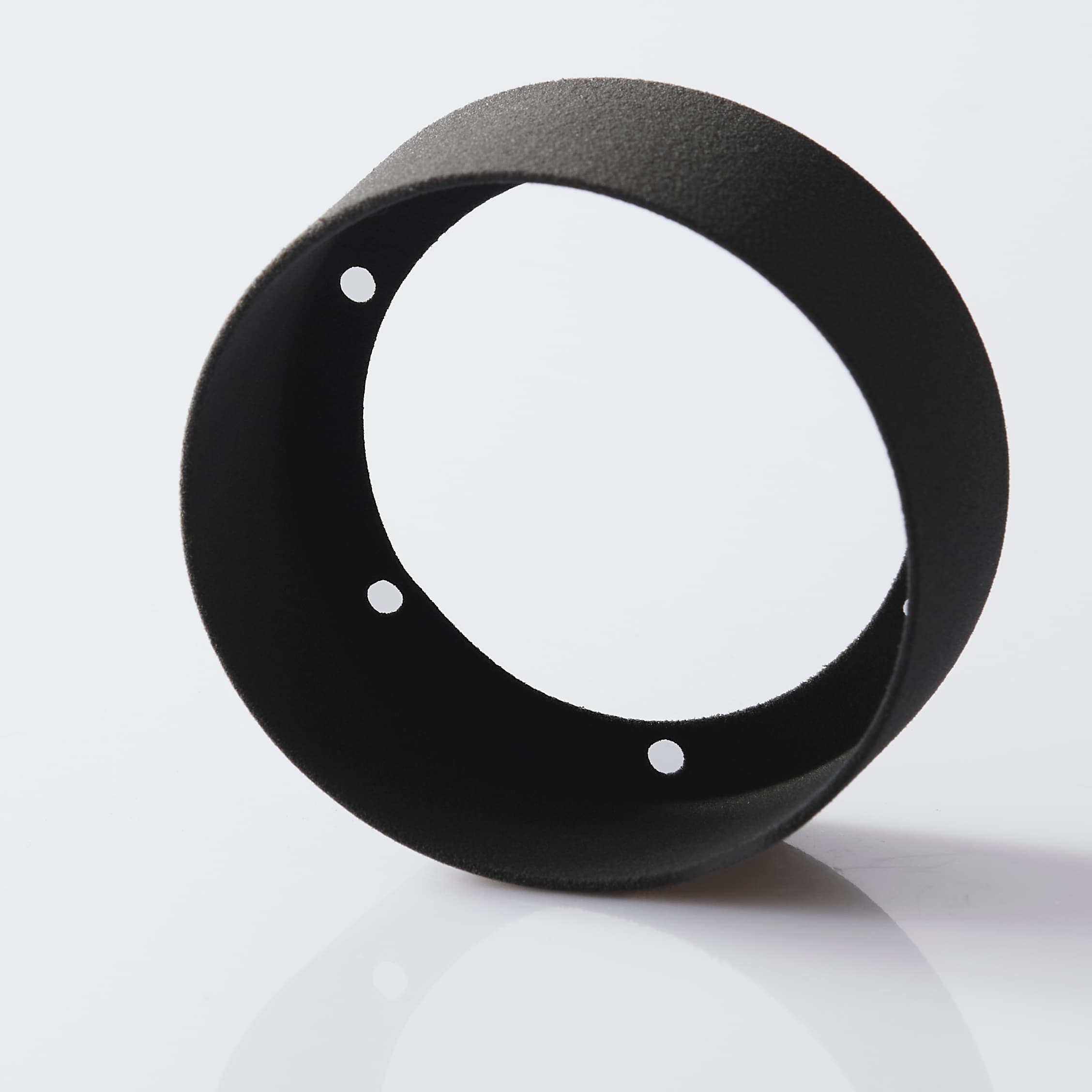 Anello forato stampato in 3D in nylon nero